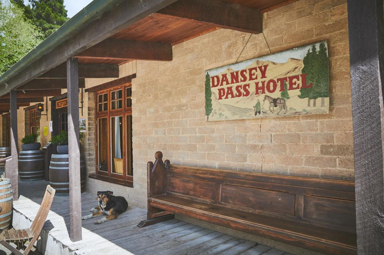 The Danseys Pass Hotel Ranfurly Экстерьер фото